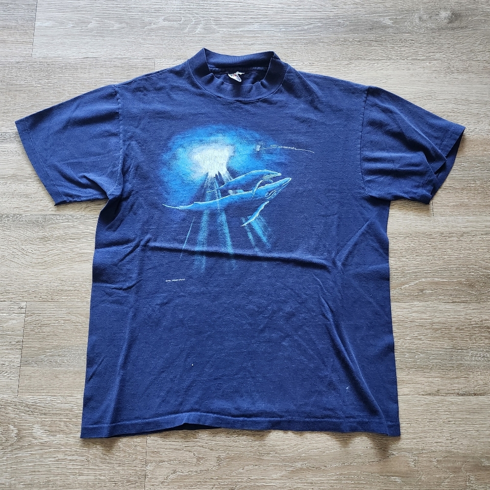 80s Humpback Whale Nature Graphic Tshirt